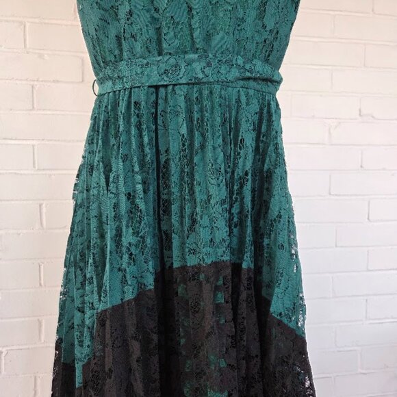 Lane Bryant Lace Colorblock Pleated Midi Dress in Emerald Green and Black Size14 - Picture 9 of 15